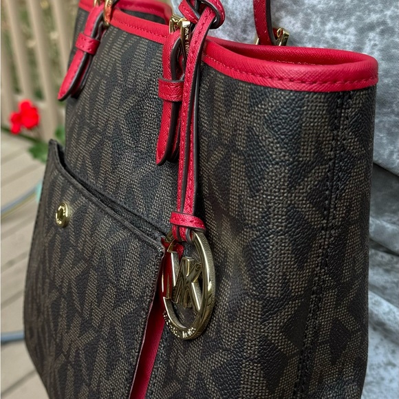 Michael Kors tote - Picture 2 of 10